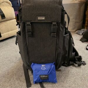 Think Tank Photo Urban Access 15 Dark Gray